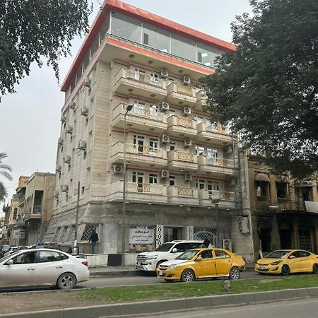 Malik Dijlah Hotel Baghdād エクステリア 写真