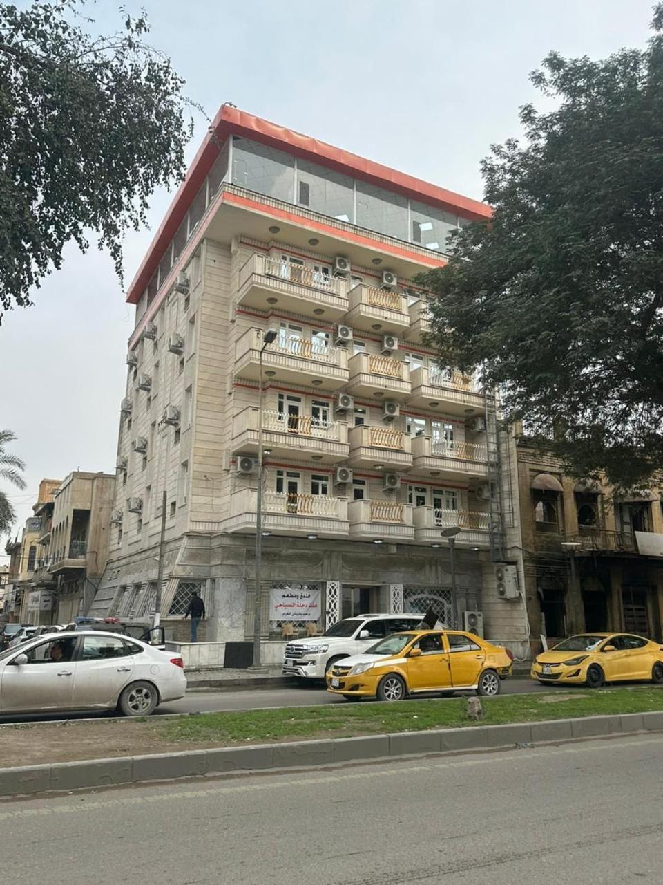 Malik Dijlah Hotel Baghdād エクステリア 写真
