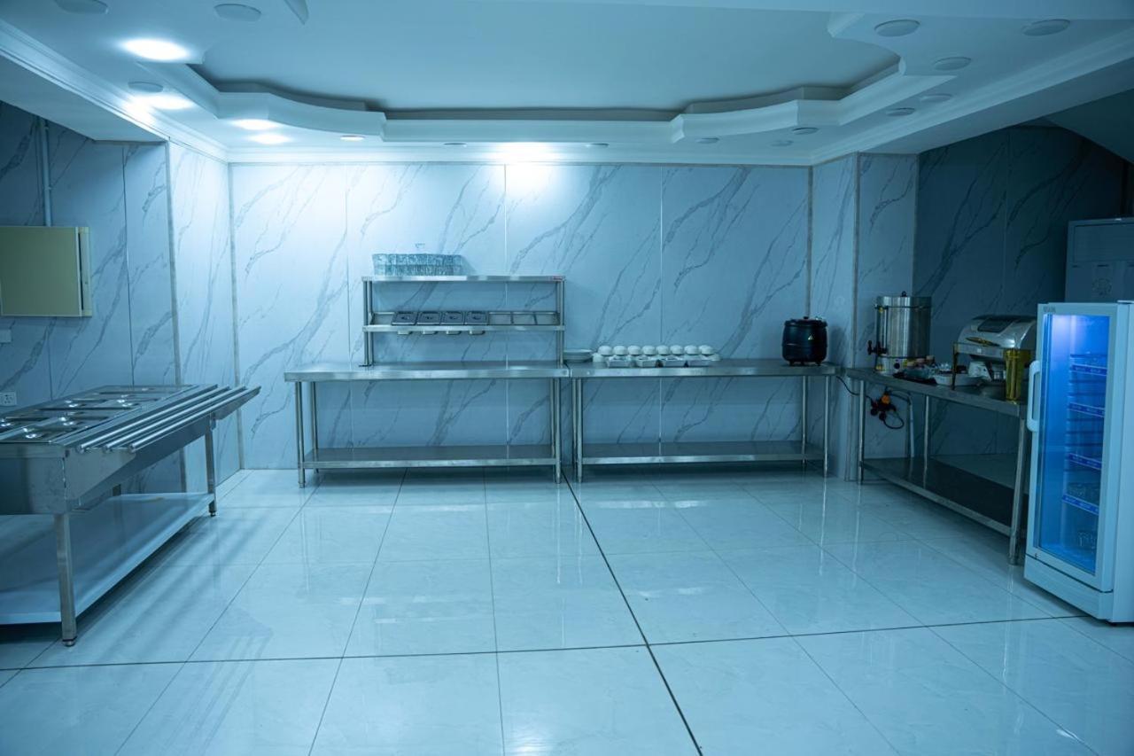 Malik Dijlah Hotel Baghdād エクステリア 写真