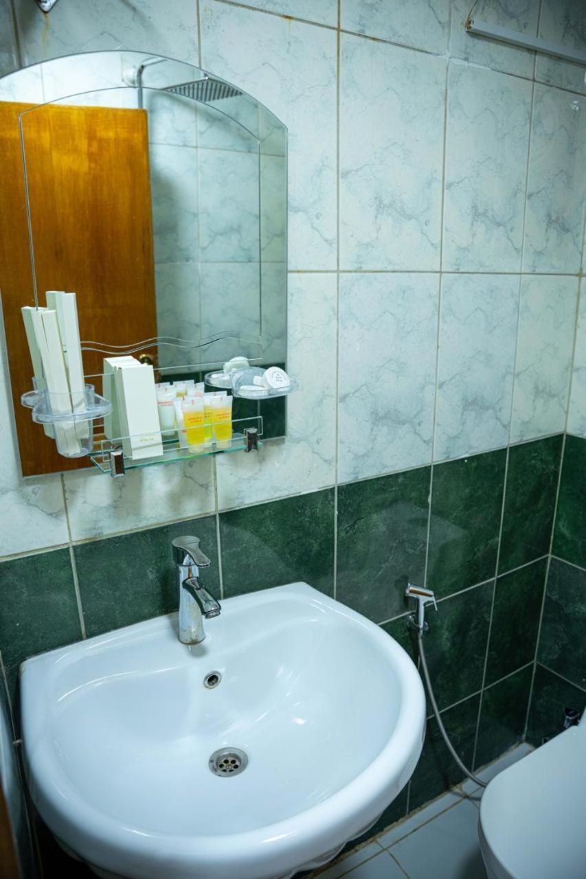 Malik Dijlah Hotel Baghdād エクステリア 写真