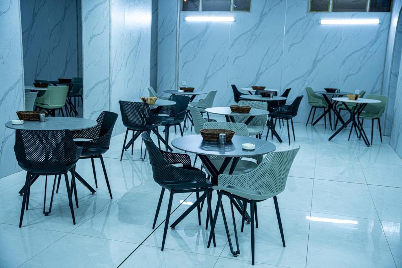 Malik Dijlah Hotel Baghdād エクステリア 写真